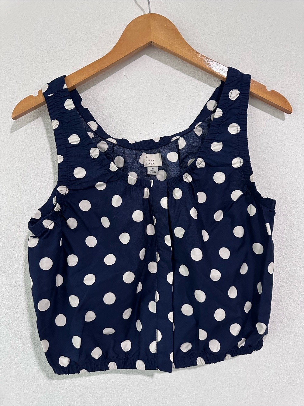 Button-Front Tank Top - Picture 4 of 7